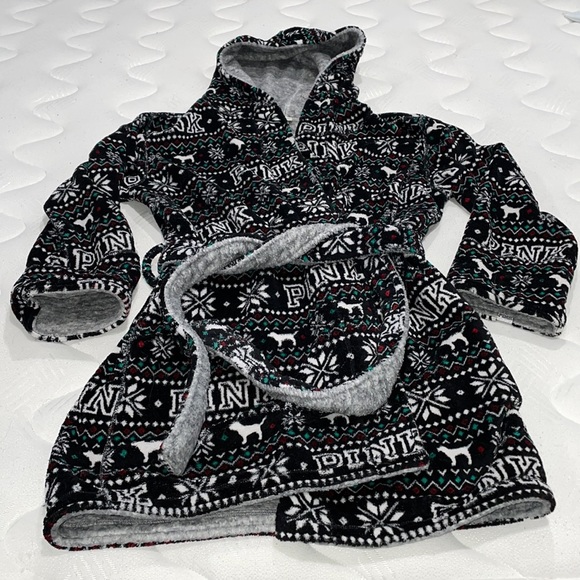 Pink Robe - Picture 2 of 3